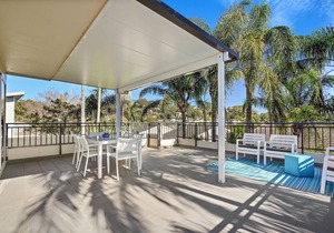Spacious Townhouse with Large Balcony Close to the Beach