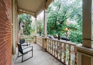 Spectacular Location - Walkable Entertainment