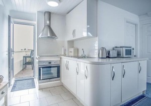 St Julians View - 1 Bedroom Apartment - Tenby