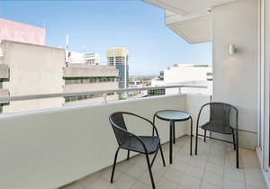 St Leonards- L1101 Atchison Street - Bright 2BR Near St Leonards Station | Walk to Cafes Shops