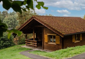 STA-11 - Cozy wooden log cabin with covered veranda HT - Naturerlebnisdorf