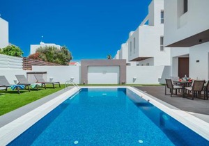 Stay in Style in Modern 3 Bedroom Villas Near Nissi Beach & Square