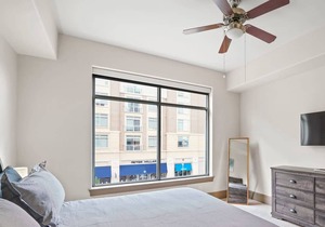 StaysByWalker SouthPark Lux 2BR -KingBeds/Pool/Gym