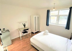 Stepney Green Comfy Double bed rooms 14