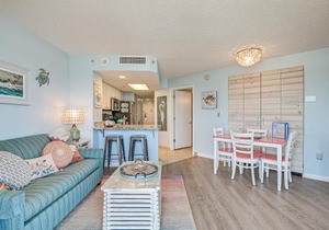 Steps to Boardwalk Condo with Pool in Myrtle Beach