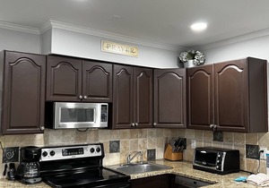 Steps to the beach! Newly Remodeled! New furniture. Avail