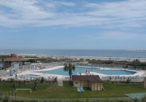 Steps to the beach! Newly Remodeled! New furniture. Avail