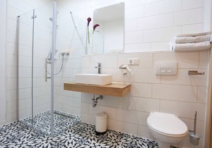 Studio B - Zollikof Aparts - Sauna & Studio Apartments
