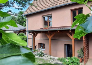 Studio close to the center with internet access, washing machine and parking lot