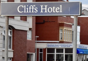 Studio for 2 (ground floor) in fashionable North Shore