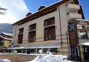 Studio rénové 2* pour 4 personnes - Centre de Brides-les-Bains avec parking et wifi - FR-1-512-167