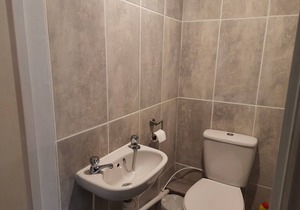 Studio Sleeps 2 with On-site Parking