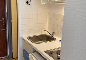 Studio with balcony and parking in quiet residence