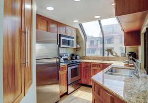 Stunning, family-friendly condo w/shared pool & breathtaking deep water views