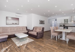 Stunning home in Banjol