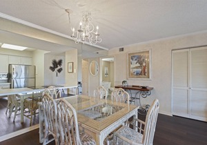 Stunning Marina Views - Steps to the Pool - Bike to the Beach!