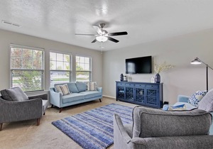 Stunning Private 3 Bedroom Home in the Heart of Meridian