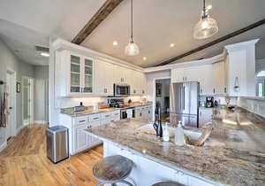 Stunning Sky Valley Home with Mountain Views!