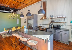 Stunning, Spacious, Stylish Loft off of Broughton Street by Lucky Savannah