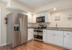 Stunning Top-Floor Oceanfront Condo! Pools & New Step in Shower and More!