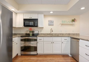 Stunning Top-Floor Oceanfront Condo! Pools & New Step in Shower and More!