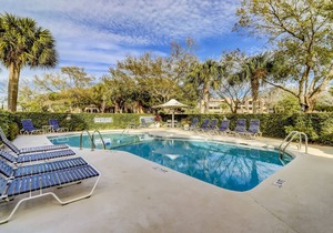 Stunning Two-Story Condo with Private Balcony, Free WiFi, Pool & Washer/Dryer