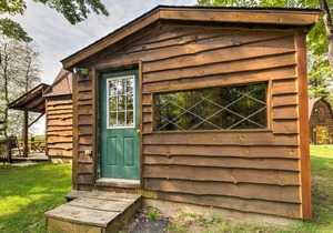 Stutts Creek Retreat - Quaint Cabin with Fire Pit!
