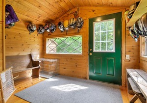Stutts Creek Retreat - Quaint Cabin with Fire Pit!