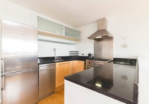 Stylish 2 Bed w/Private Roof Terrace in Canonbury