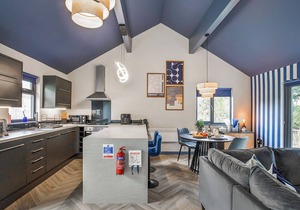 Stylish and luxurious open plan lodge.