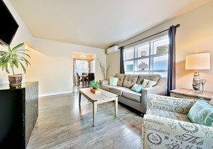 Stylish coastal gem with ocean views, perfect location & WiFi