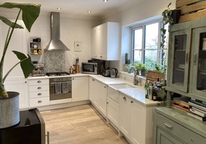 Stylish, cozy 1-bed flat, 2 minutes walk from Victoria Park