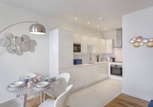 Stylish & Modern: Central Hitchin - with Parking