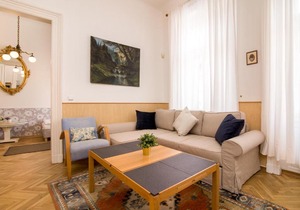 Stylish Prague Center Retreat Florence #10