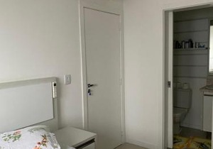 Suíte 1 com cama de casal,em apartamento compartilhado ar condicionado, tv, e Wi-fi -frigobar