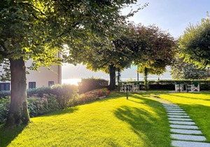 Suite "Arborella" at 2 steps from the lake - Resort with lounge bar, swimming pool and beach