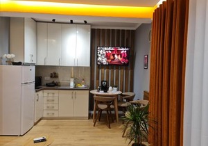 Sunny Apartment - Blloku Tirana, near Lake