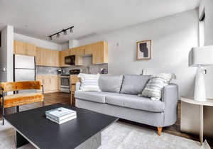 Sunny Ballard 1BR w/Gym & Rooftop Deck, near shopping, by Blueground