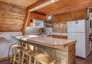 Sunny Cabin in Chamberlands HOA Pool & Beach Access!