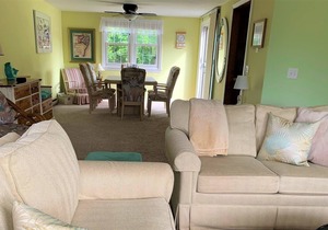 Sunny, Clean & Spacious on Quiet Cul-de-Sac; Walk to Ridgevale Beach