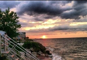 Sunny Disposition-Quaint Cottage on Lake Erie (Near Port Clinton), Lakefront