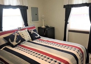 Sunny Disposition-Quaint Cottage on Lake Erie (Near Port Clinton), Lakefront