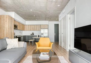 Sunny Downtown 1BR w/Pool, Gym & W/D near Staples Center, by Blueground