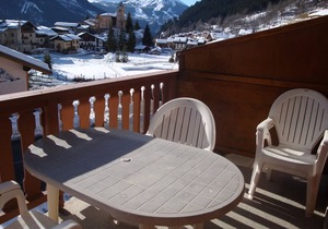 Sunny Studio with Great View, Terrace, and Garage - Close to Shops and Ski Lift