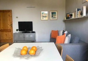 Sunny top floor in San Frediano