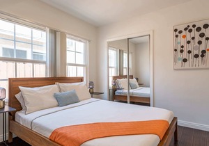 Sunshine filled Chic and Cozy Zen 2bd/1ba by LAX:)