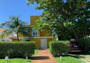 Super nice house in Busca Vida, 50m from the beach!