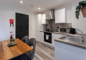 Superb 2 Bed Apartment, 5min to Old Trafford