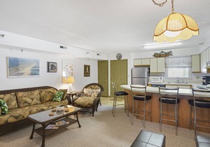 Surf Crest 103-Oceanside downtown, W/D, AC, Free WIFI