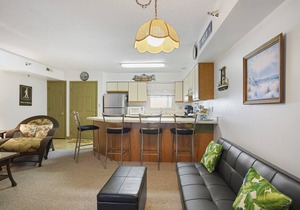 Surf Crest 103-Oceanside downtown, W/D, AC, Free WIFI